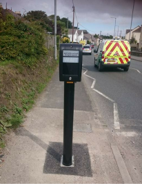 "Waste of money" pavement-hogging Hayle pelican crossing pole disappears after just a few days "Waste of money" pavement-hogging Hayle pelican crossing pole disappears after just a few days